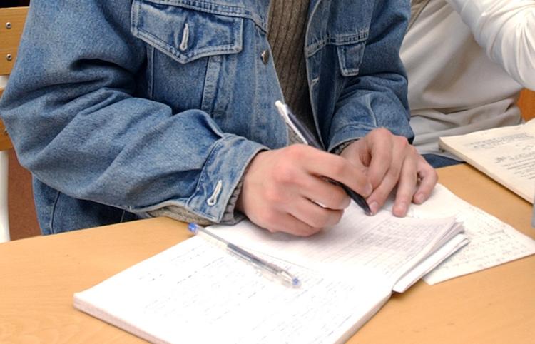 В Минобрнауки призывают ежегодно тестировать школьников и студентов на наркотики