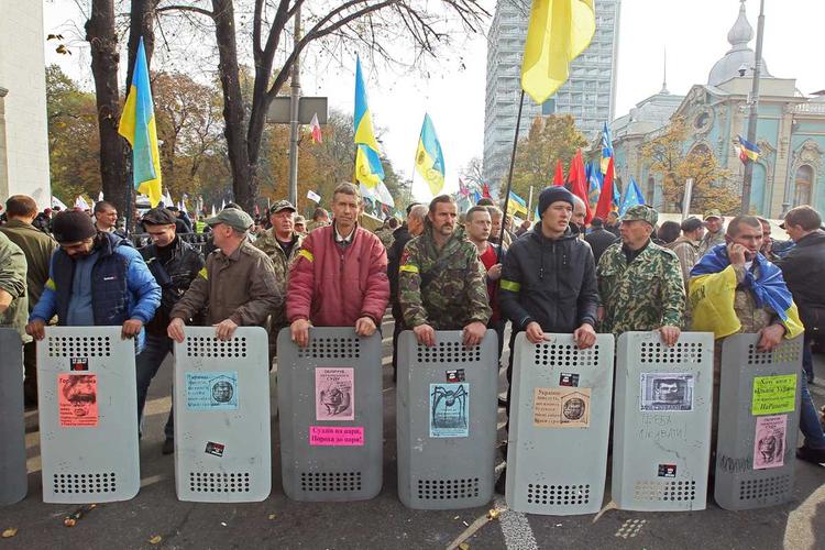 Партия Саакашвили решила продолжать акцию протеста в Киеве в одиночестве