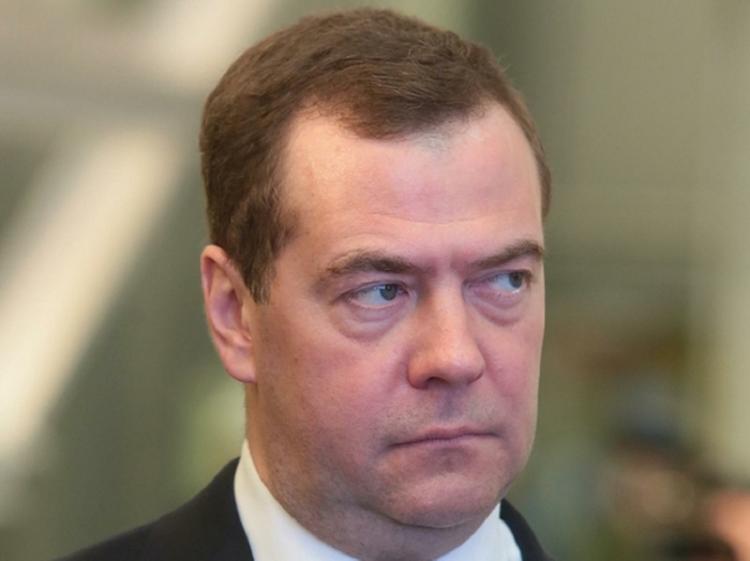 Медведев поддержал идею оплаты ЖКХ в обход управляющих компаний