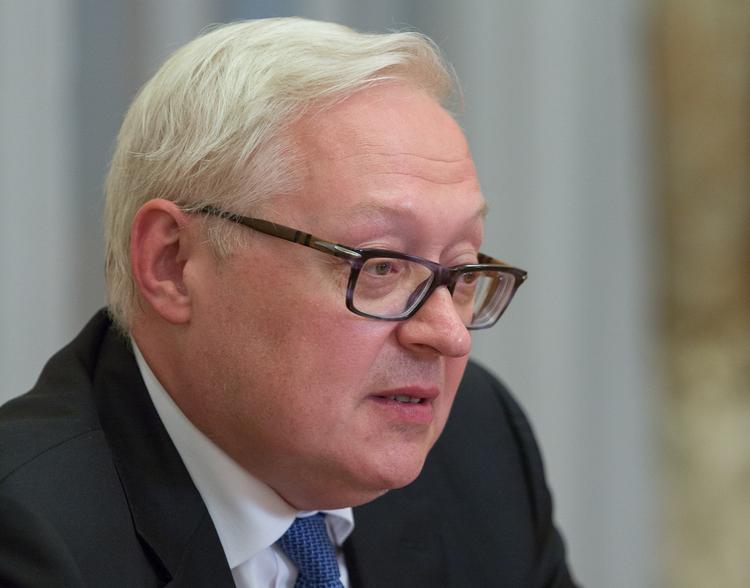 Рябков прокомментировал объяснения Пентагона о сборе биоматериала россиян