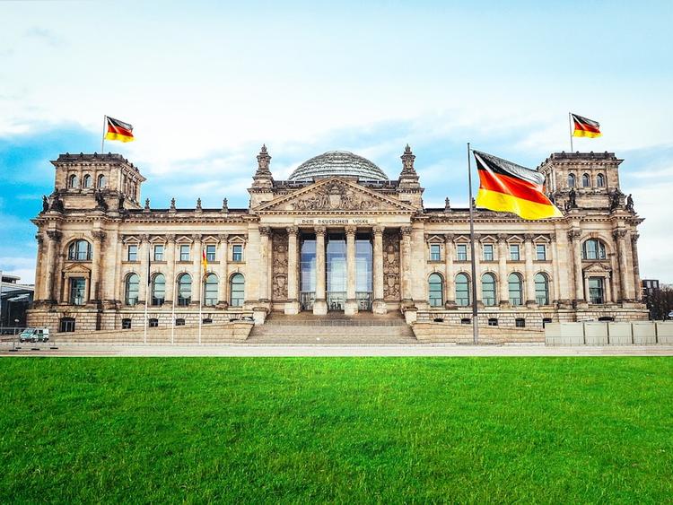 Германия планирует потратить 400 миллионов евро на спутники-шпионы