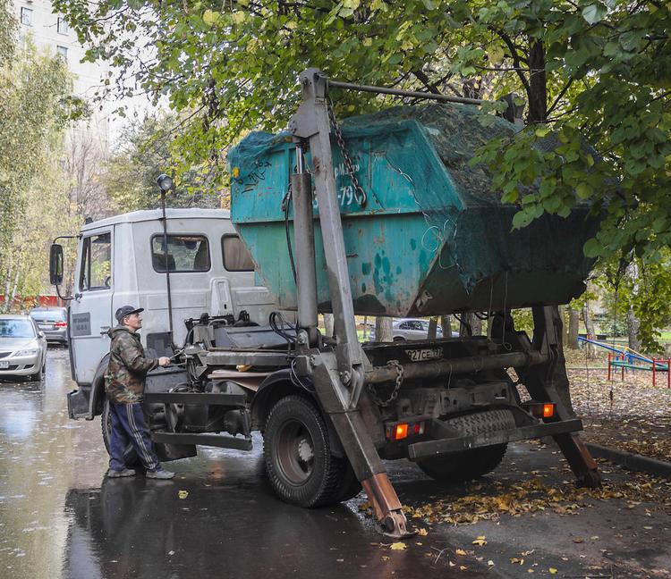 В Севастополе поймали угонщиков мусоровоза