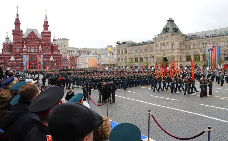 На Красной площади завершился марш в честь годовщины военного парада 1941 года