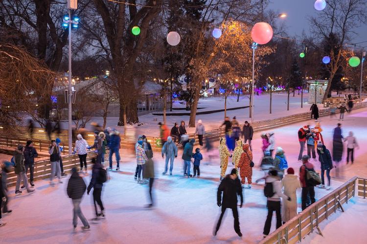 В московских парках начинается зимний сезон