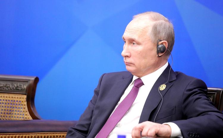 Путин пообещал зеркально ответить на притеснения американцами российских СМИ