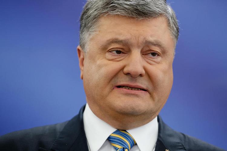 Порошенко согласился внести законопроект о создании антикоррупционного суда