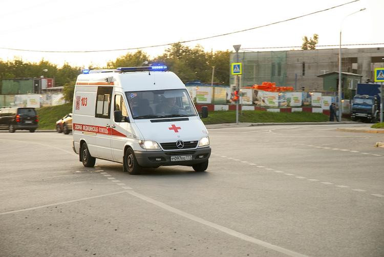 Машина сбила пенсионерку с четырьмя детьми в Кузбассе, один ребенок погиб