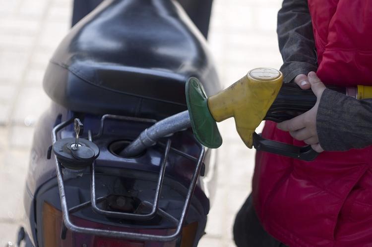 Цена на бензин может подскочить до 50 рублей за литр