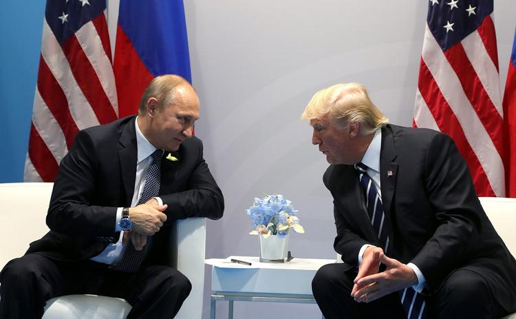 Стали известны подробности часовой телефонной беседы Путина и Трампа