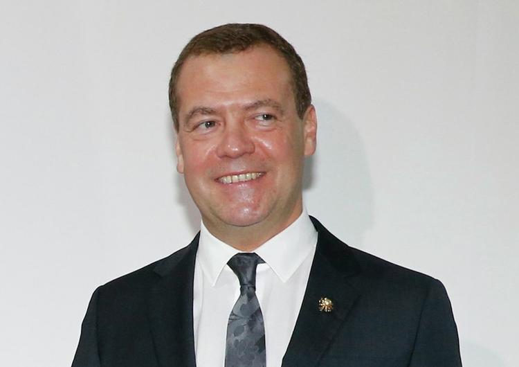 Медведев подписал постановление о введении нового типа въездной визы