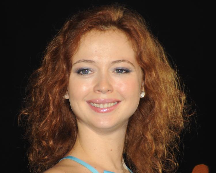 Актриса Елена Захарова перестала скрывать беременность