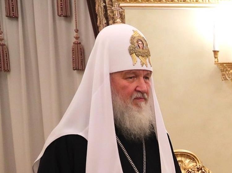 Патриарх Кирилл молится за упокоение души Хворостовского