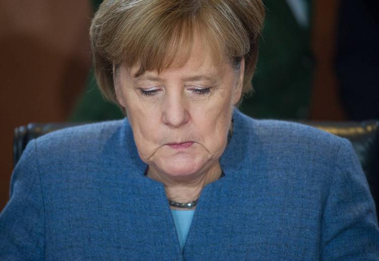 Ангела Меркель треснула – Европа в оцепенении