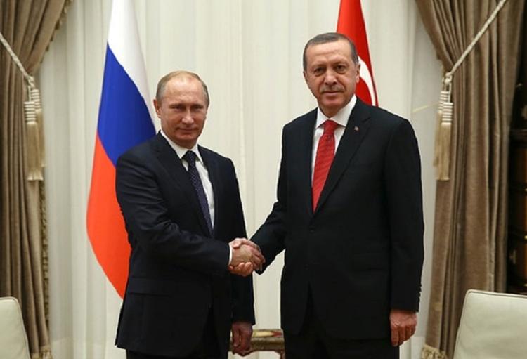Путин после переговоров в Сочи случайно уронил стул Эрдогана