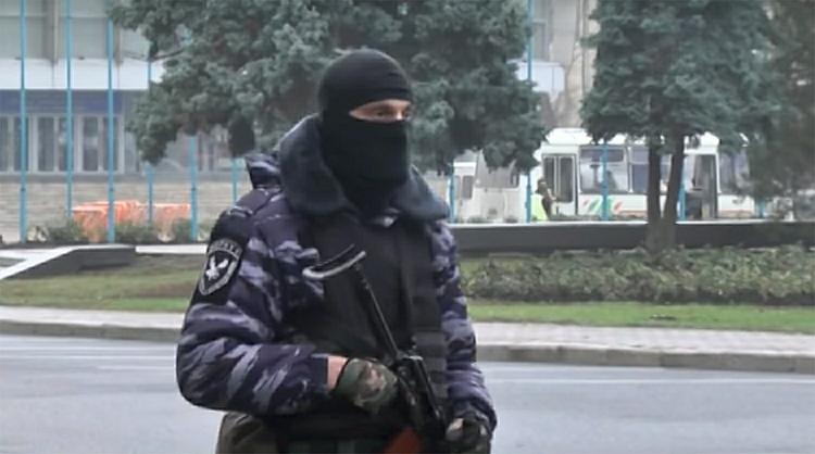 Луганские полицейские захватили здание гостелерадиокомпании ЛНР