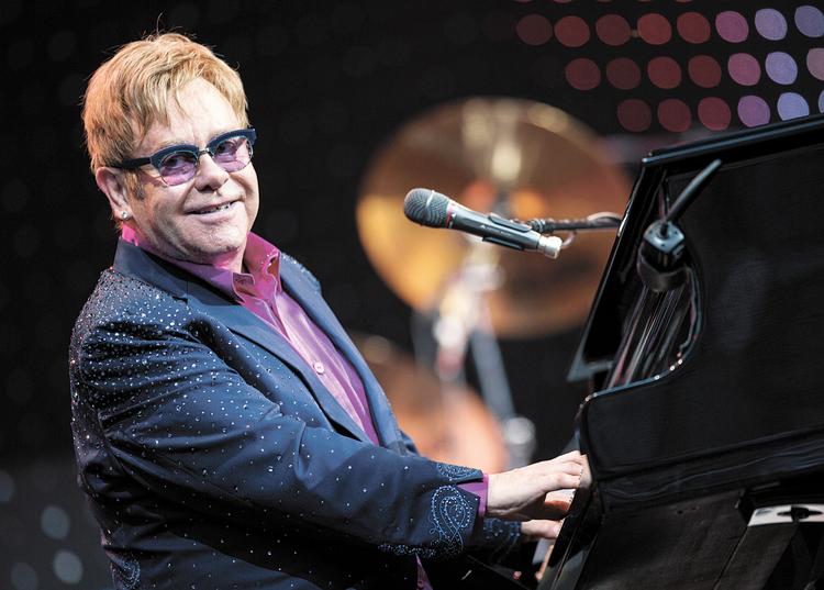 Простое семейное  счастье Элтона Джона