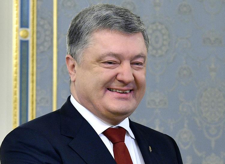 Порошенко заявил, что "худшее позади"