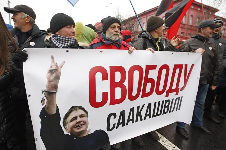 Соратники Саакашвили собираются митинговать в центре Киева