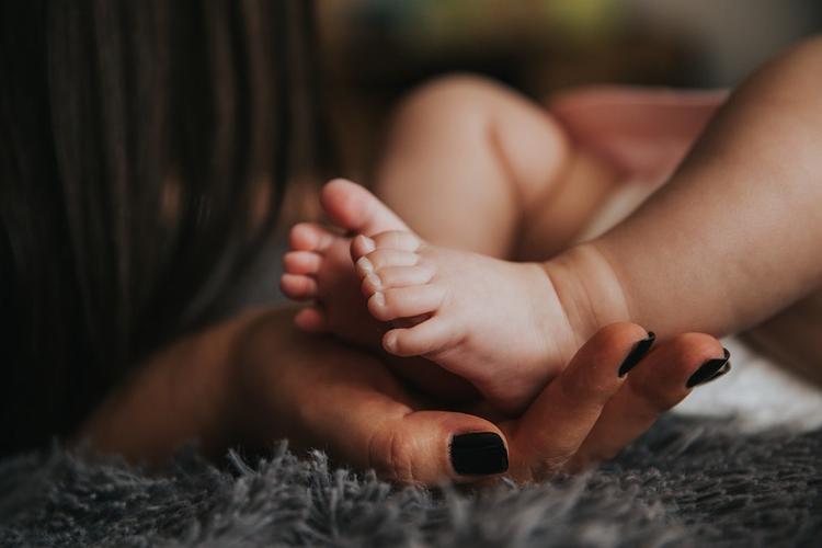 В Минтруде сообщили подробности о выплатах при рождении первого ребенка