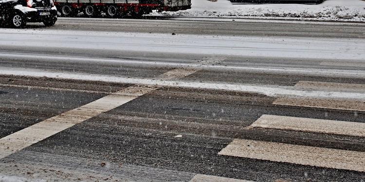 На юге Москвы автомобиль сбил пешехода