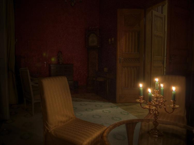 Камера сняла «привидение» в старинном английском особняке