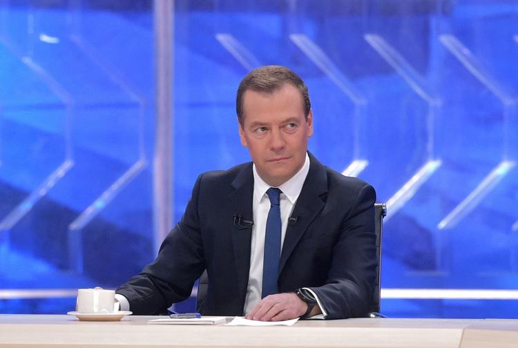Медведев частично разрешил закупку иностранного ПО для нужд государства