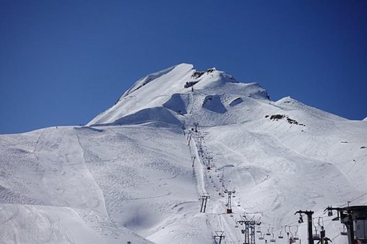 Более 100 туристов застряли во Французских Альпах из-за поломки подъемника