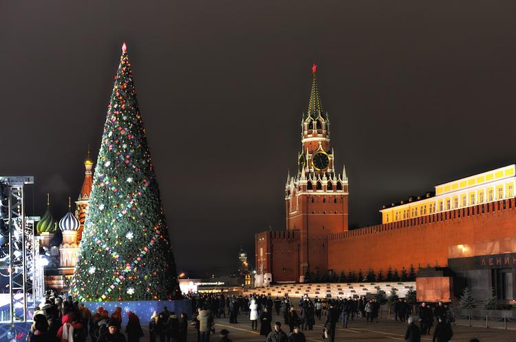 Стало известно, когда будет демонтирована главная новогодняя елка России