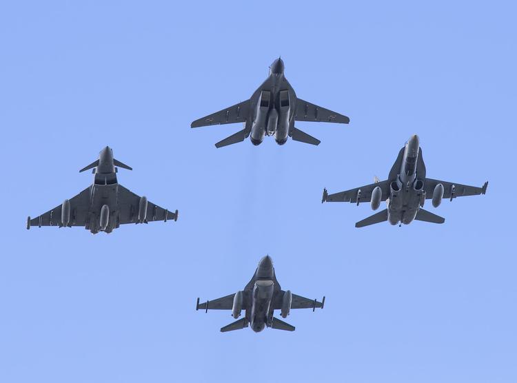 Истребители Британии поднялись в воздух после сигнала о приближении самолетов РФ