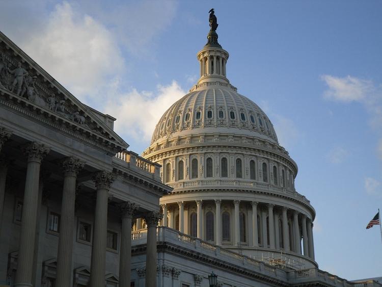 Сенаторам Конгресса США не удалось договориться по временному бюджету