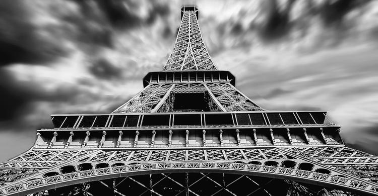 В Париже закрыли вход на Эйфелеву башню