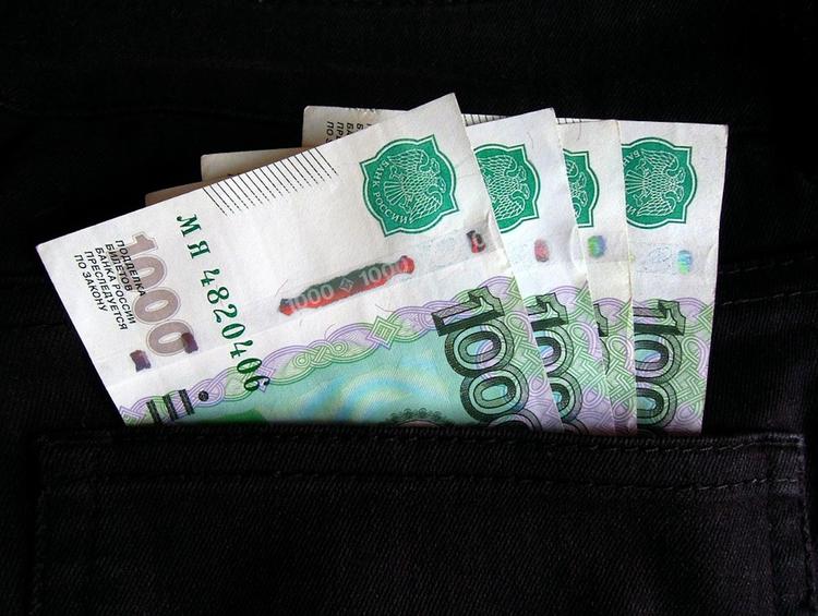 В Москве за мошенничество на 50 млн рублей задержали 40 сотрудников автосалона