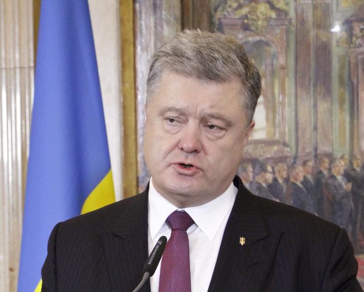 Порошенко считает, что Трамп вступил в "проукраинскую коалицию"