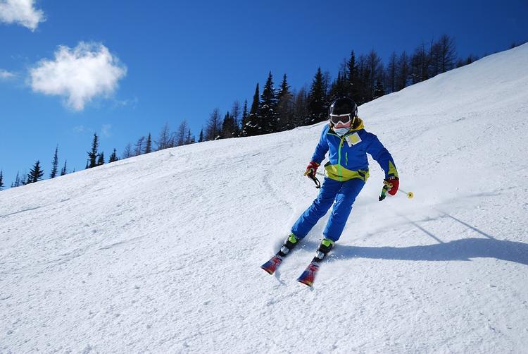 Лыжник Алексей Бугаев завоевал золото в суперкомбинации