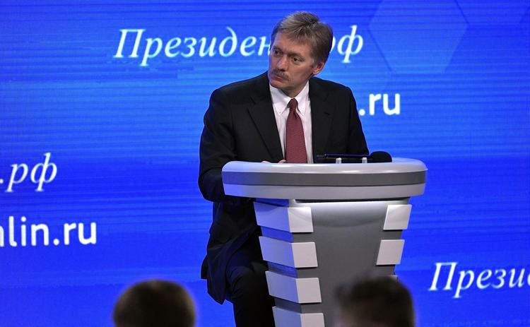 Песков назвал шокирующим обвинения главы британского МИД в адрес Путина