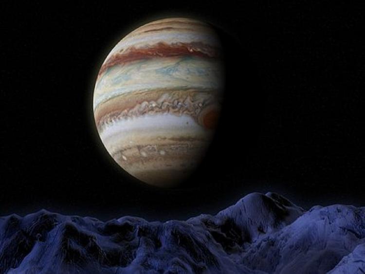 NASA показало шторм на Юпитере, окрасивший его в розовые тона