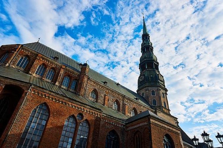 Латвия приняла решение выдворить российских дипломатов из-за дела Скрипаля