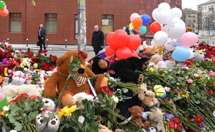 В Кемерово сегодня прощаются с погибшими при пожаре в торговом центре