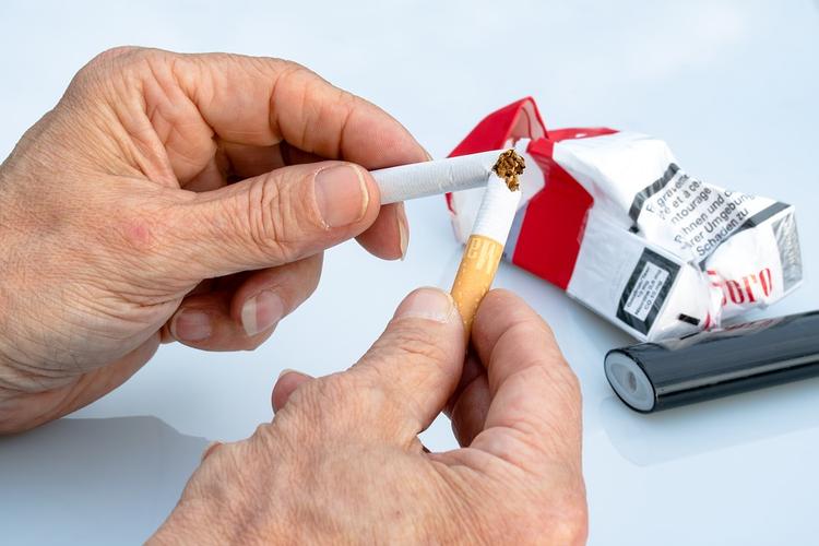Ученые заявили о бесполезности электронных сигарет в борьбе с табакокурением