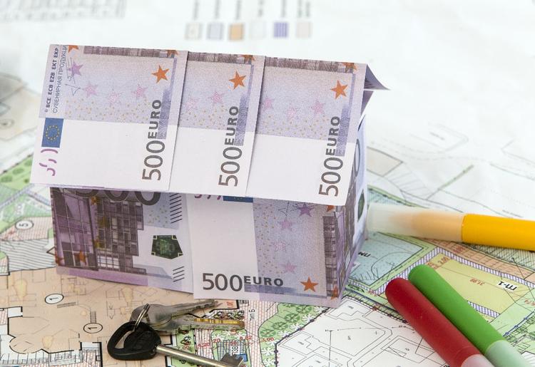 Экономисты: в среднесрочной перспективе рост евро к доллару продолжится
