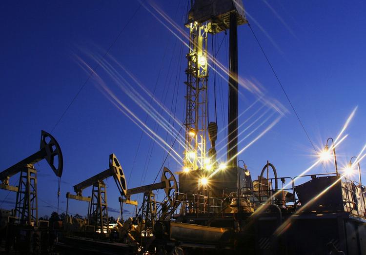 Цена нефти в рублях достигла исторического рекорда
