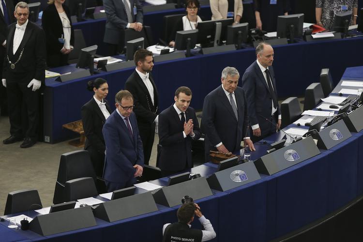 Депутат Европарламента требует, чтобы Франция наладила с Россией отношения