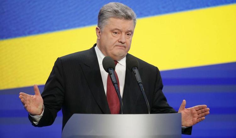 Украинский суд обязал возбудить уголовное дело против Порошенко