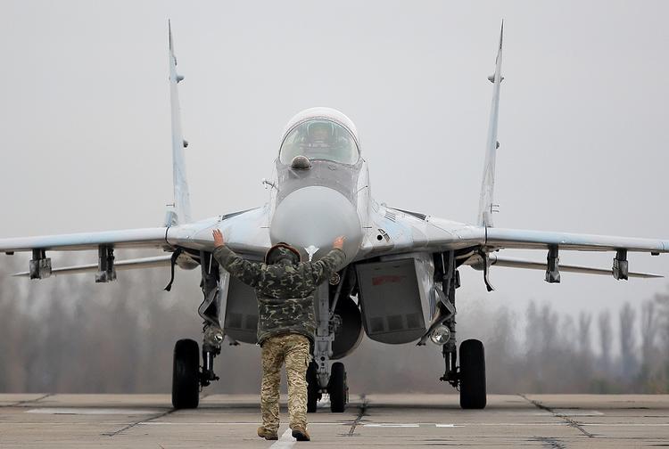 Командование ВСУ пригрозило России истребителями и зенитными ракетами