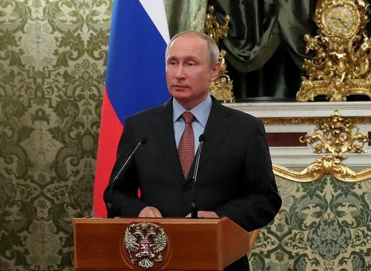 Источник сообщил, обсуждал ли Путин с правительством кадровые перестановки