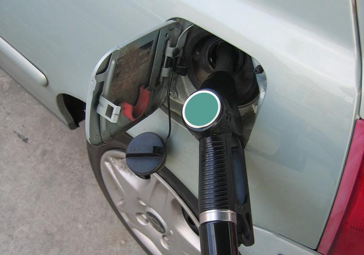 Росстат привел данные о росте цен на бензин за неделю