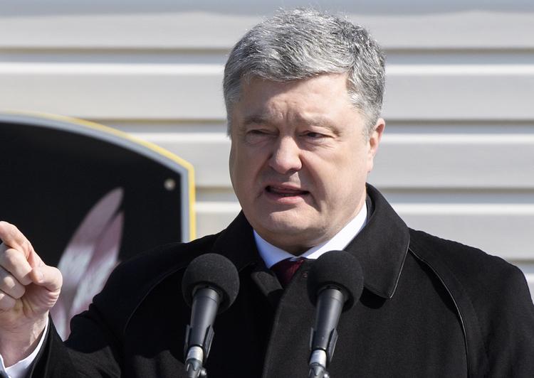 Политолог: Порошенко нужны масштабные боевые действия в Донбассе перед ЧМ