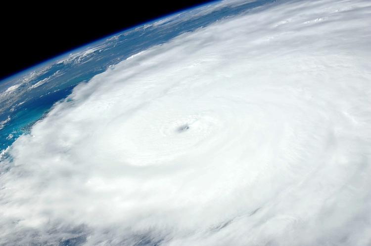 Ученых беспокоит аномальный рост мощности атлантических ураганов