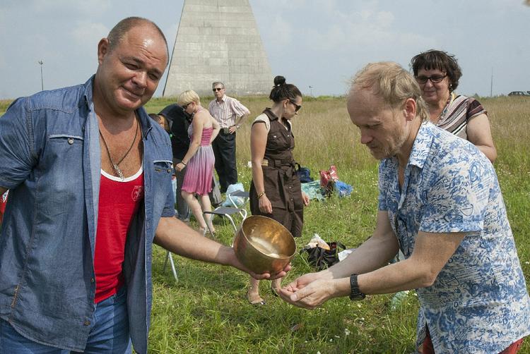 Подмосковный чиновник ушел в экстрасенсы