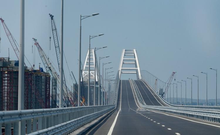 Движение на автомобильной части Крымского моста официально началось